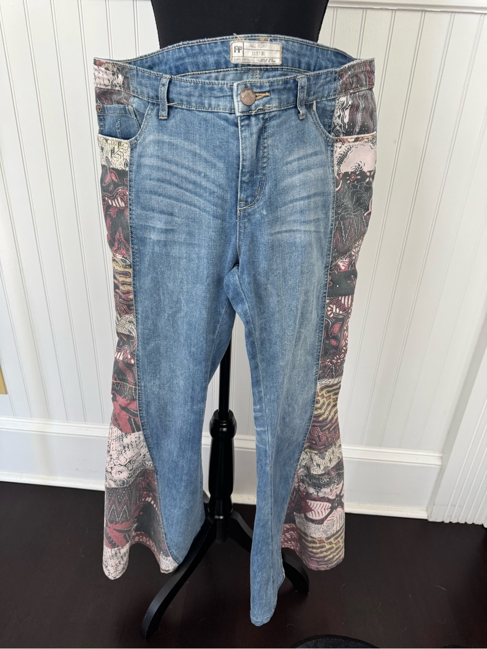 RARE Free People Bali Patchwork Flared Bell Botton Low Rise  Jeans ~ Size 31 🔥 - Picture 4 of 11